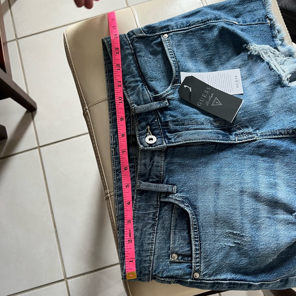 Guess High Rise Short Size 28 - Picture 8 of 10